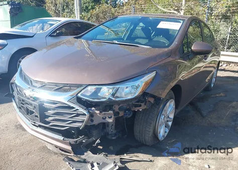 2019 Chevrolet Cruze Ls z USA, uszkodzony, nr VIN 1G1BC5SM8K7111492